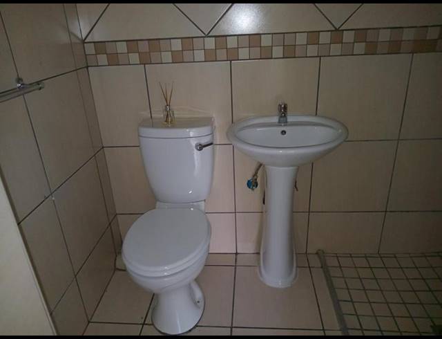 1 BEDROOM PROPERTY TO RENT IN SILVERTON